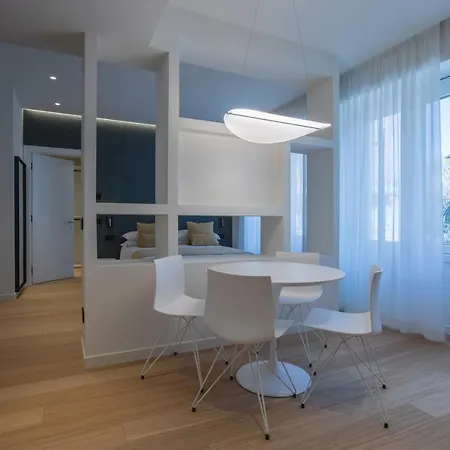 Sant'ambrogio Apartments, Reception H24 Apartment