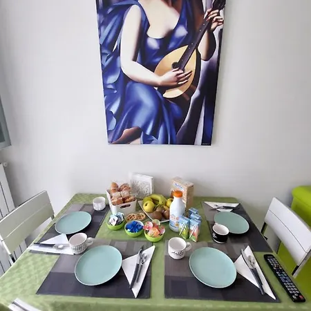 Luminoso A Pochi Minuti Da Duomo E Fiera