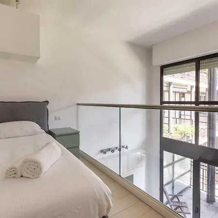 Guesthost - Elegant Loft With Balcony! Διαμέρισμα *