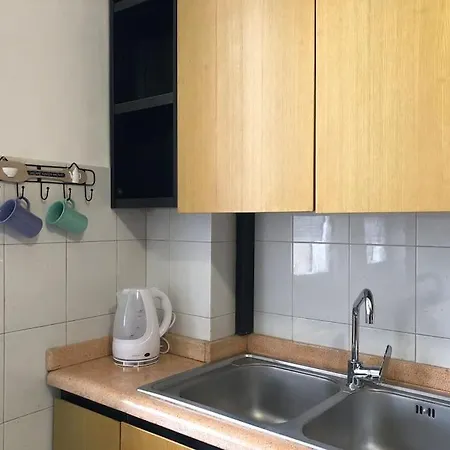 Ampio Bilocale A דירה *