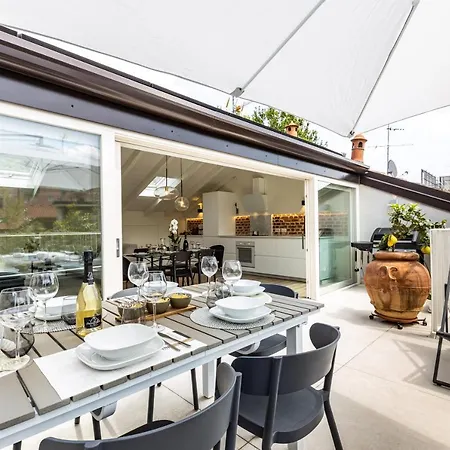 *villa Olivo*with Private Terrace & Jacuzzi + 3bedrooms *