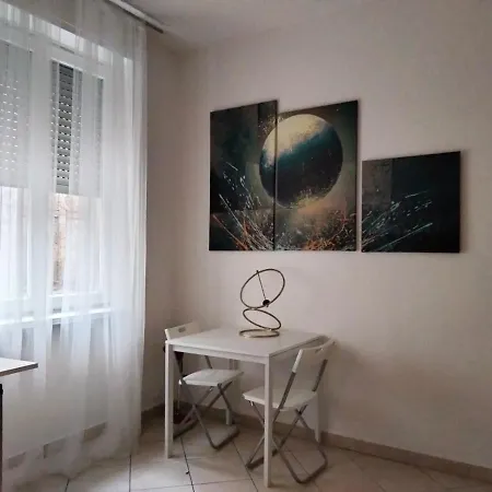 Michelangelo 26 Monolocale * Milánó