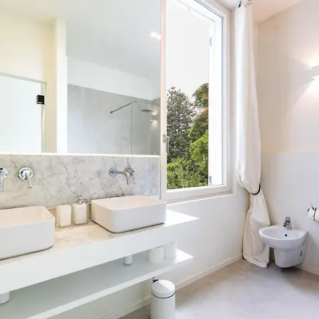 *villa Olivo*with Private Terrace & Jacuzzi + 3bedrooms Milan