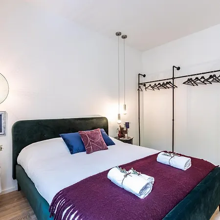 *villa Olivo*with Private Terrace & Jacuzzi + 3bedrooms Holiday home