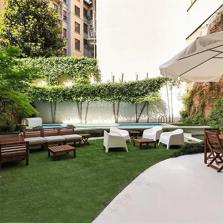 Prestige Boutique Homes - Garden & Pool