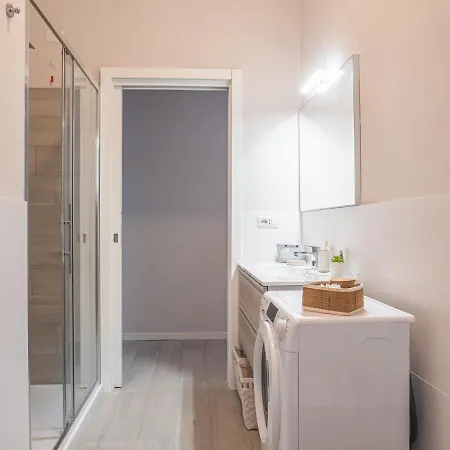 The Rent - With Balcony In Downtown * Mediolan
