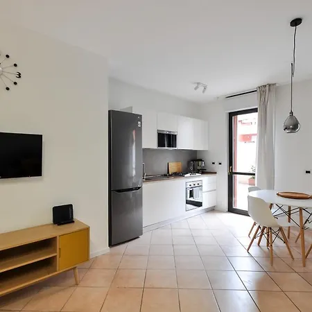 Guesthost - Casa Cri&eli Trilo X5 Con Terrazzo 아파트