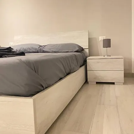 Lägenhet Shining House In Milano