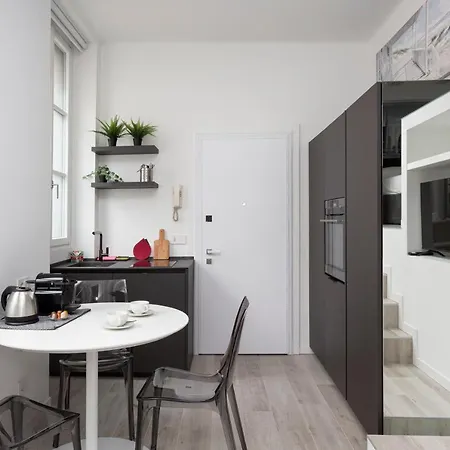 Nest For 2 In Fashion District Via S Cecilia Appartamento