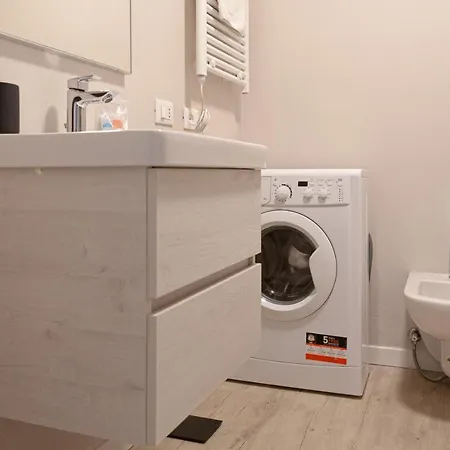 Bnbutler - Casati, 2 - Glamour In Tra Shopping E Notturna Appartement