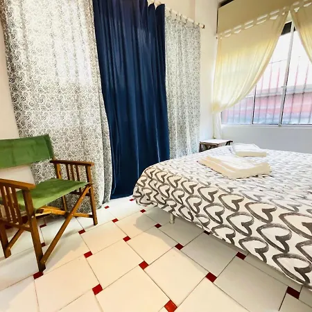Apartament House In Navigli Center Mediolan