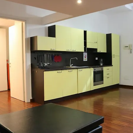 Apartment Cozy & Large Loft Famagosta