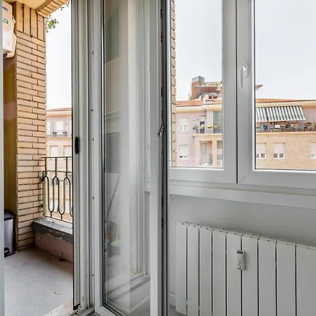 Apartment Guesthost - Garibaldi & Gae Aulenti Modern With Private Parking! Milan