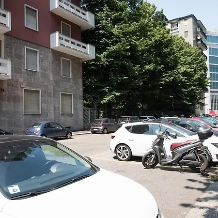 Youhosty - Paoli 3 * Milán