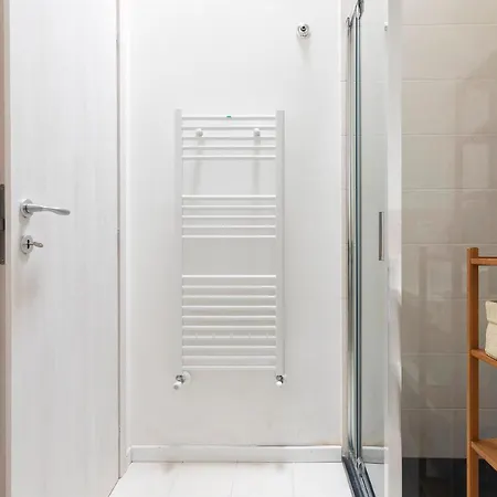 Cozy Near Station Mediolan