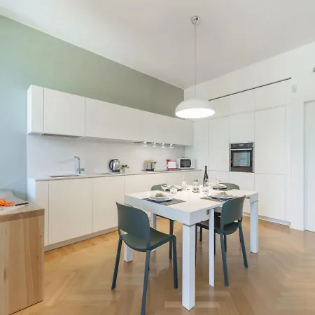 The Best Rent - Spacious Three-bedroom With Terrace Apartamento *