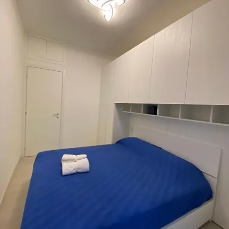 Lady Indigo San Siro ميلان