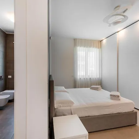 Easylife - Wonderful Penthouse With Terrace A Few Steps From The Duomo