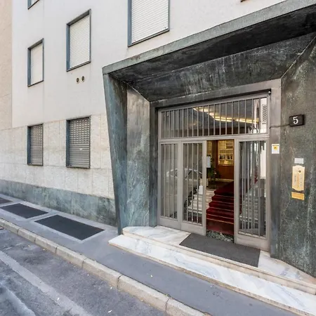 Easylife - Wonderful Penthouse With Terrace A Few Steps From The Duomo Apartment Milan