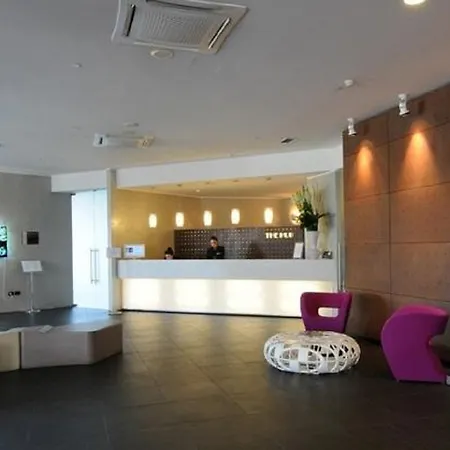 Western The Hub Hotel 4*