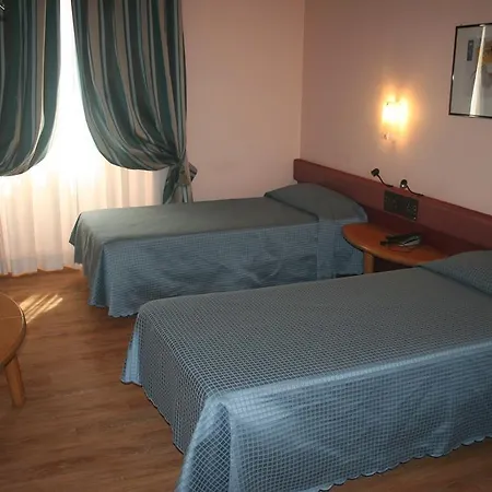 Ξενοδοχείο Albert Hotel 3*