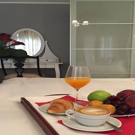 Apartment Paolo Sarpi 38 *