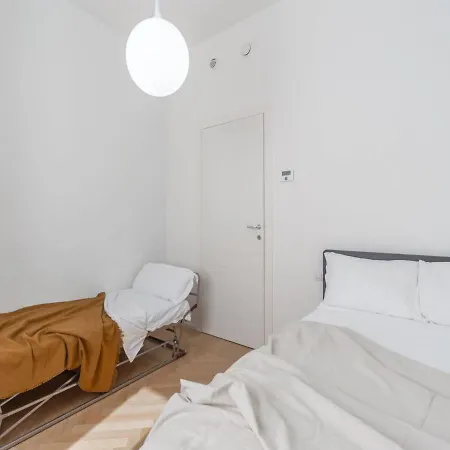 Apartamento The Best Rent - Spacious Three-bedroom With Terrace Milão