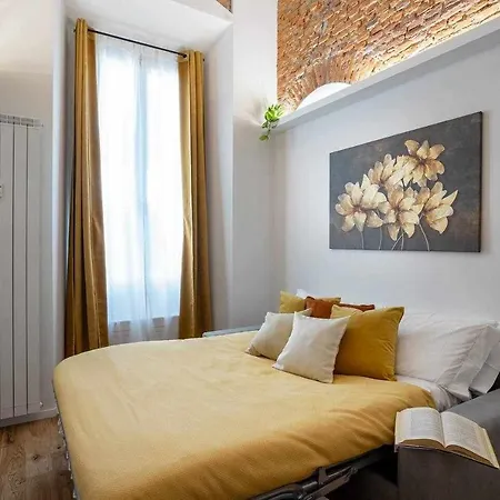 Rent Apartment - Duomo Brera - Elegant Suite In Design District