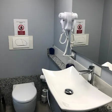 Maison d'hôtes Villa Camilla Milano Metro 4 Milan