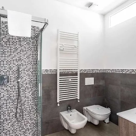 Apartment Rent Apartment - Parking And Comfort - Spacious Apt Up To 8 Pax *