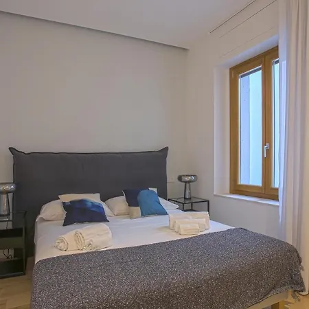 Apartment Chic Luxury Apartments-hosted By Sweetstay