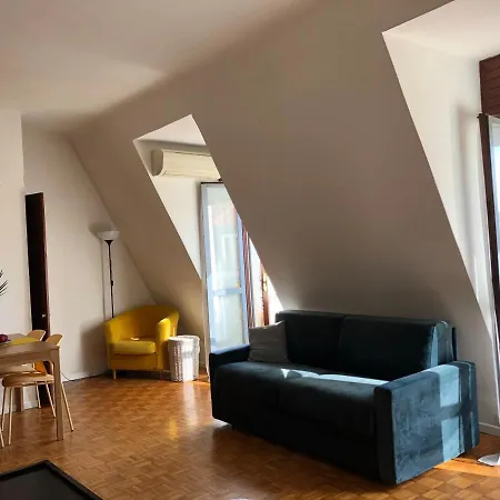 Easy Isola, For An Easy Apartamento *