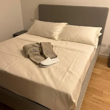 Number House - Number 9 Milaan