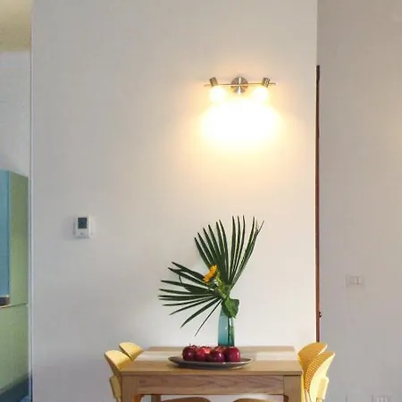 Easy Isola, For An Easy Apartment