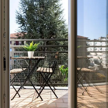 Tulipani 19 - Flower District Apartment Milan