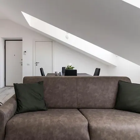 Italianway Easy - Commenda 35 公寓