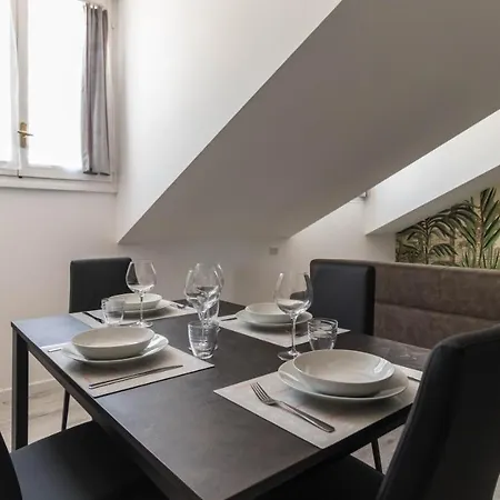 Italianway Easy - Commenda 35 公寓