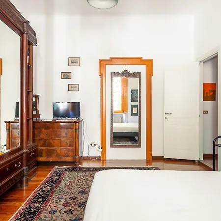 Bronzetti - Di Charme Centro Apartment Milan