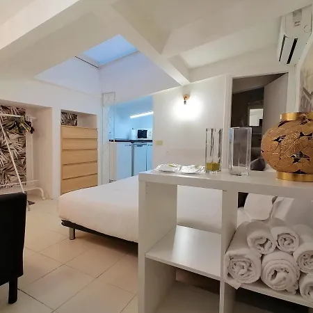 Mercanti Attic Version Milan