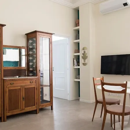 Apartment Youhosty - Napoli 4 *