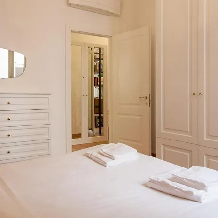 Uberti 31 - Di Charme In Palazzo D'epoca Apartment *