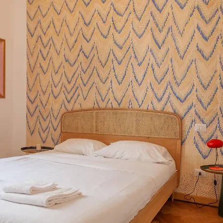 Apartment Uberti 31 - Di Charme In Palazzo D'epoca Milan