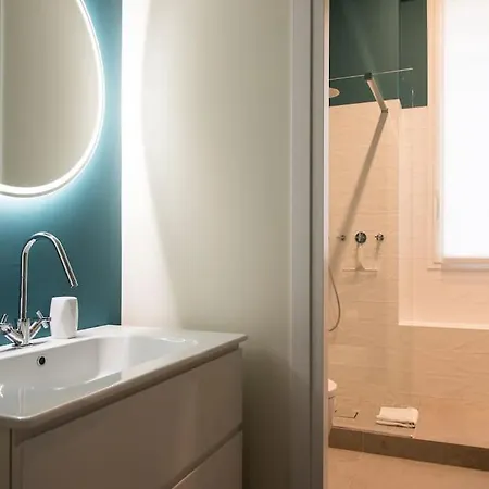 Apartment Youhosty - Napoli 4 *