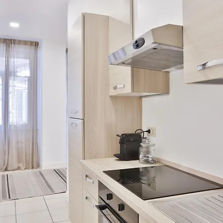 Apartment Easylife - Elegante E Rifinito Vista Duomo In Piazza San Babila Milan