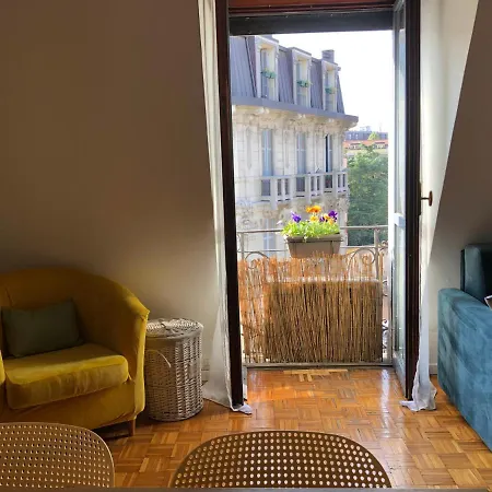 Easy Isola, For An Easy Apartamento *