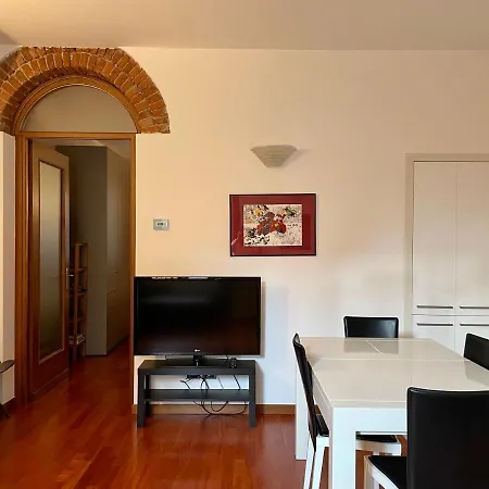 La Casa Di Ringhiera In Sarpi-sempione-moscova * Milão