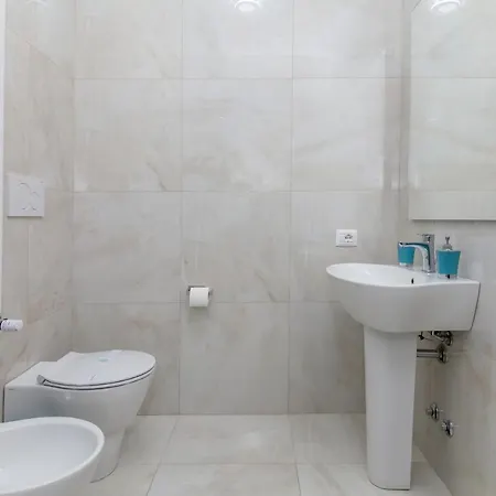 12° Piano Torre Diamante - 67 Apartment *