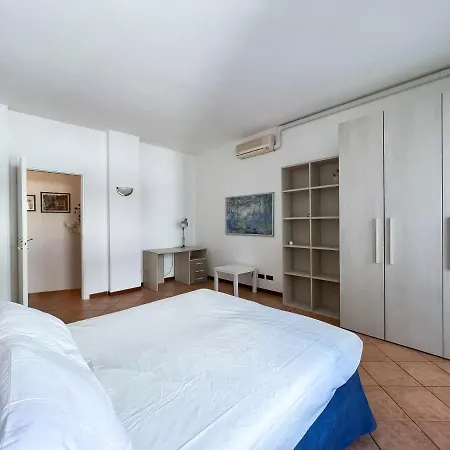 Amply Lit Harmony Via Brocchi Apartment *