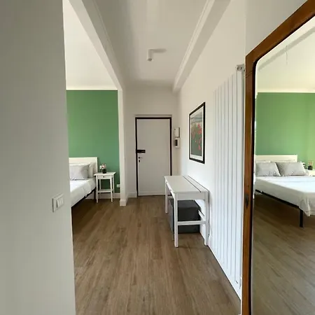 Citta Studi M4 * Milán