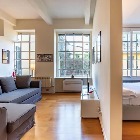Easylife - - Maroncelli 14 - Garibaldi Milan